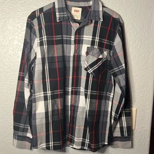 This button up Levi long sleeve shirt is clean!!